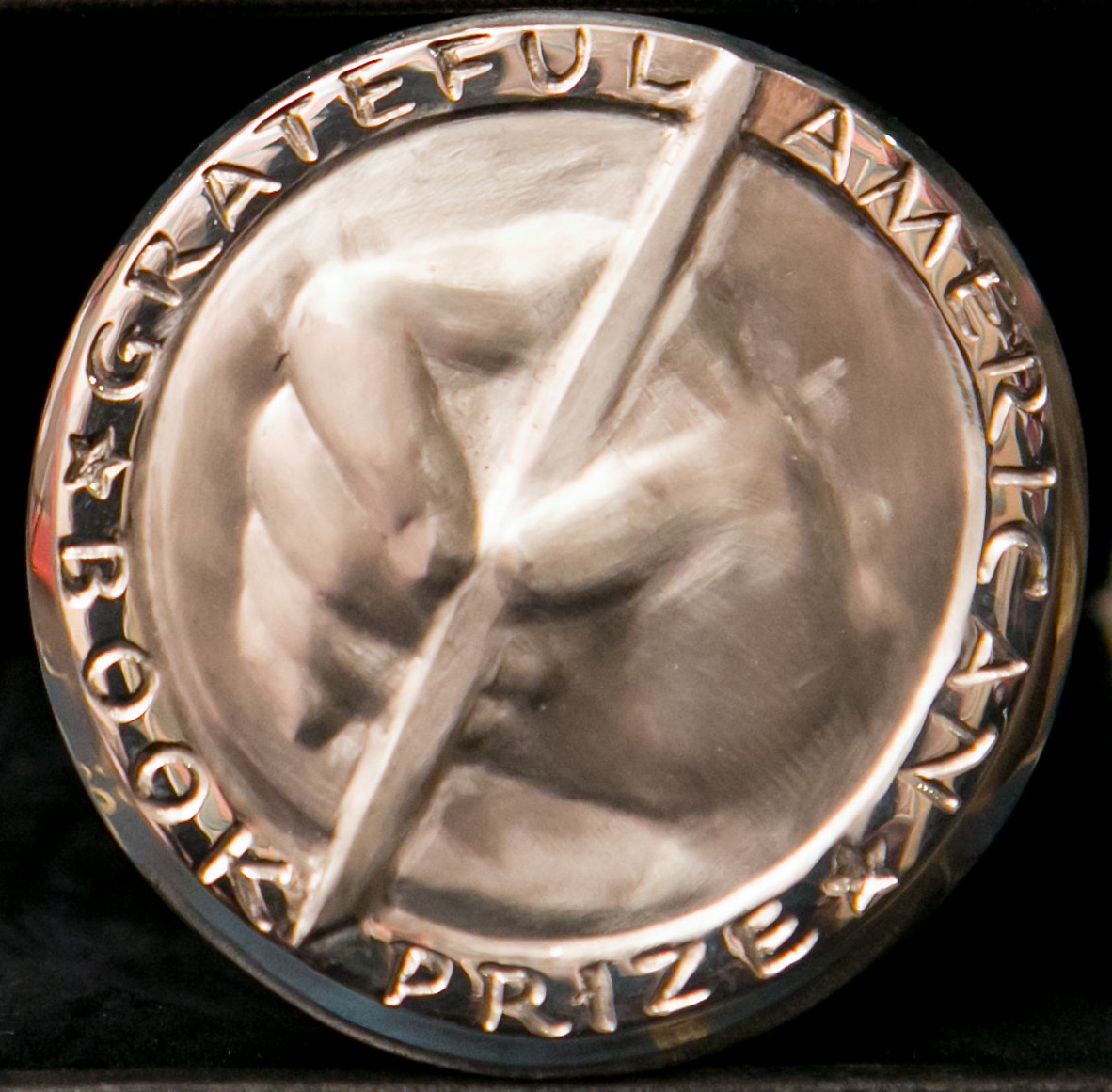 gratefulamericanbookprizemedallogohirez.jpg